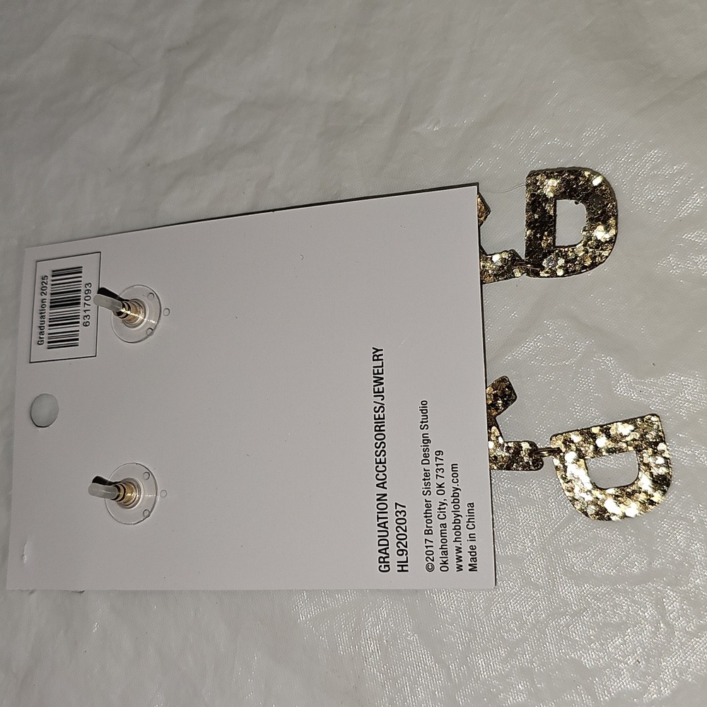 Grad Post Back Earrings Lightweight New - Picture 2 of 5